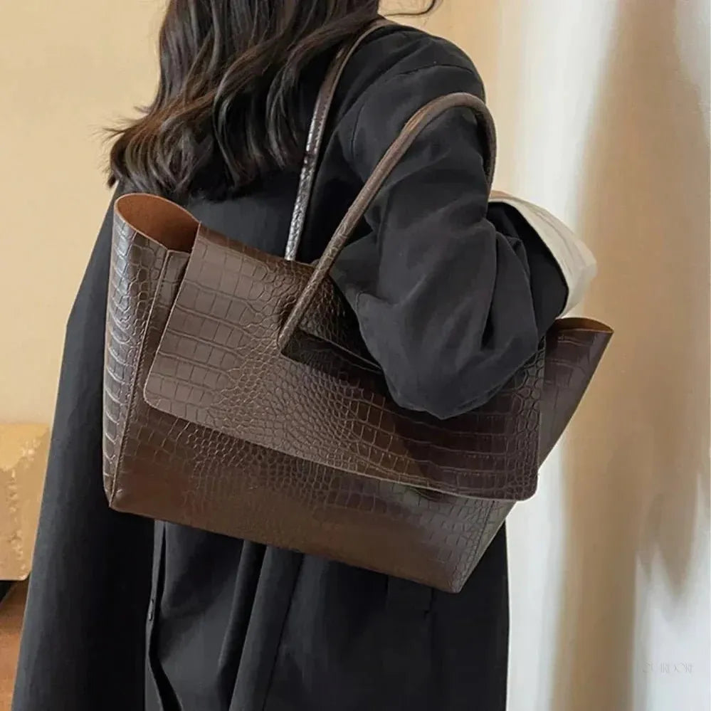 Croc-Texture Tote – Elegant Everyday Carryall