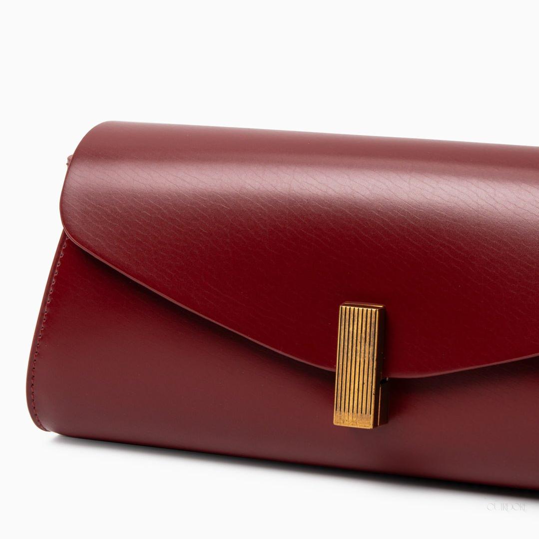 Elegant Leather Envelope Clutch – Minimalist Evening & Occasion Bag