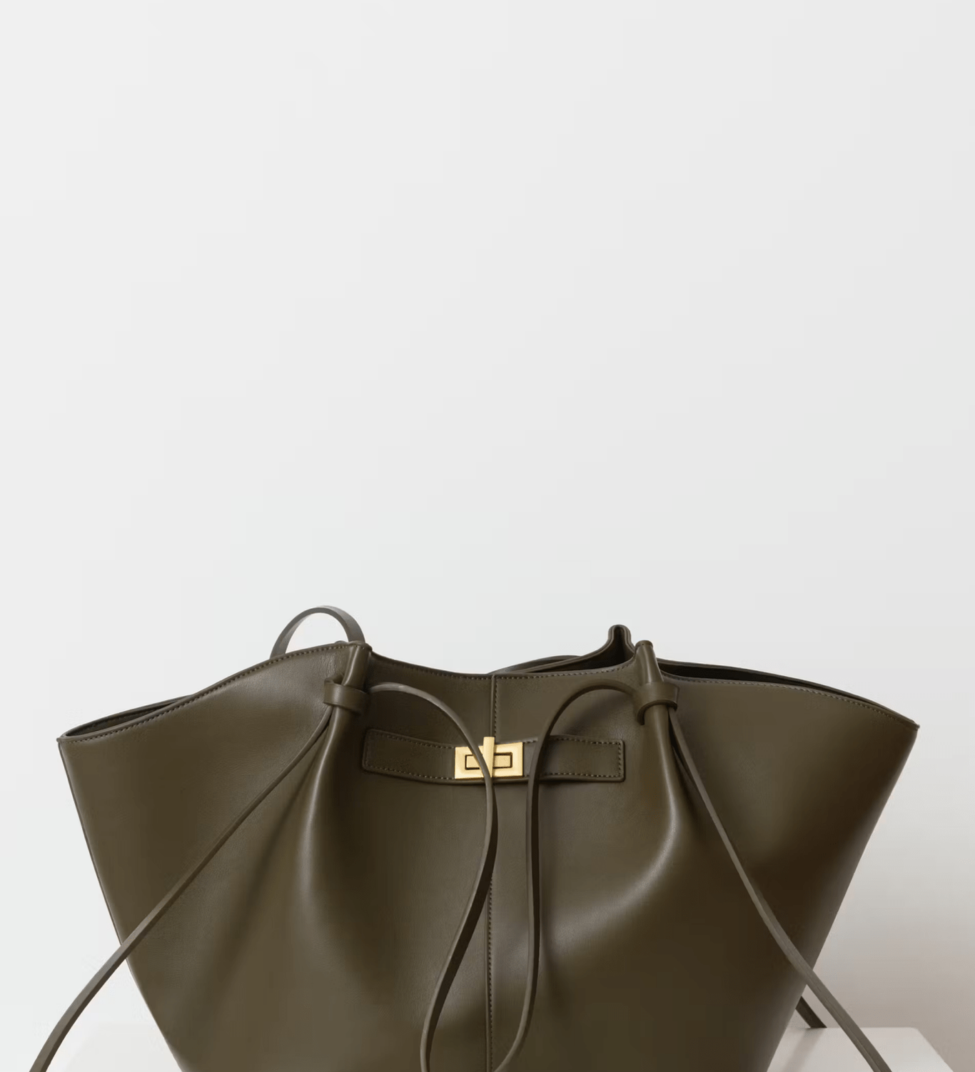 Elegant Structured Shopper Tote — Sophisticated space for your everyday