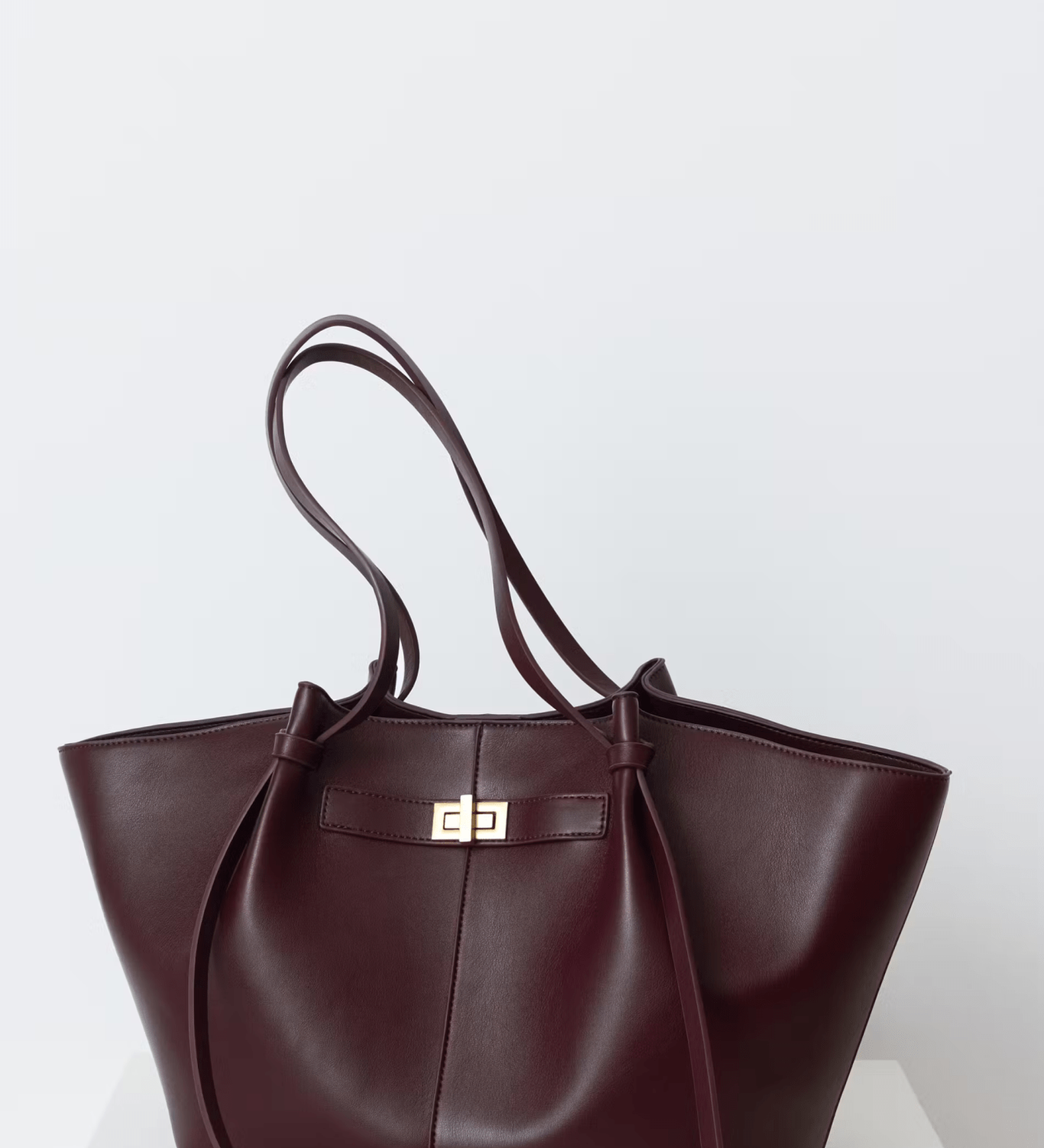 Elegant Structured Shopper Tote — Sophisticated space for your everyday
