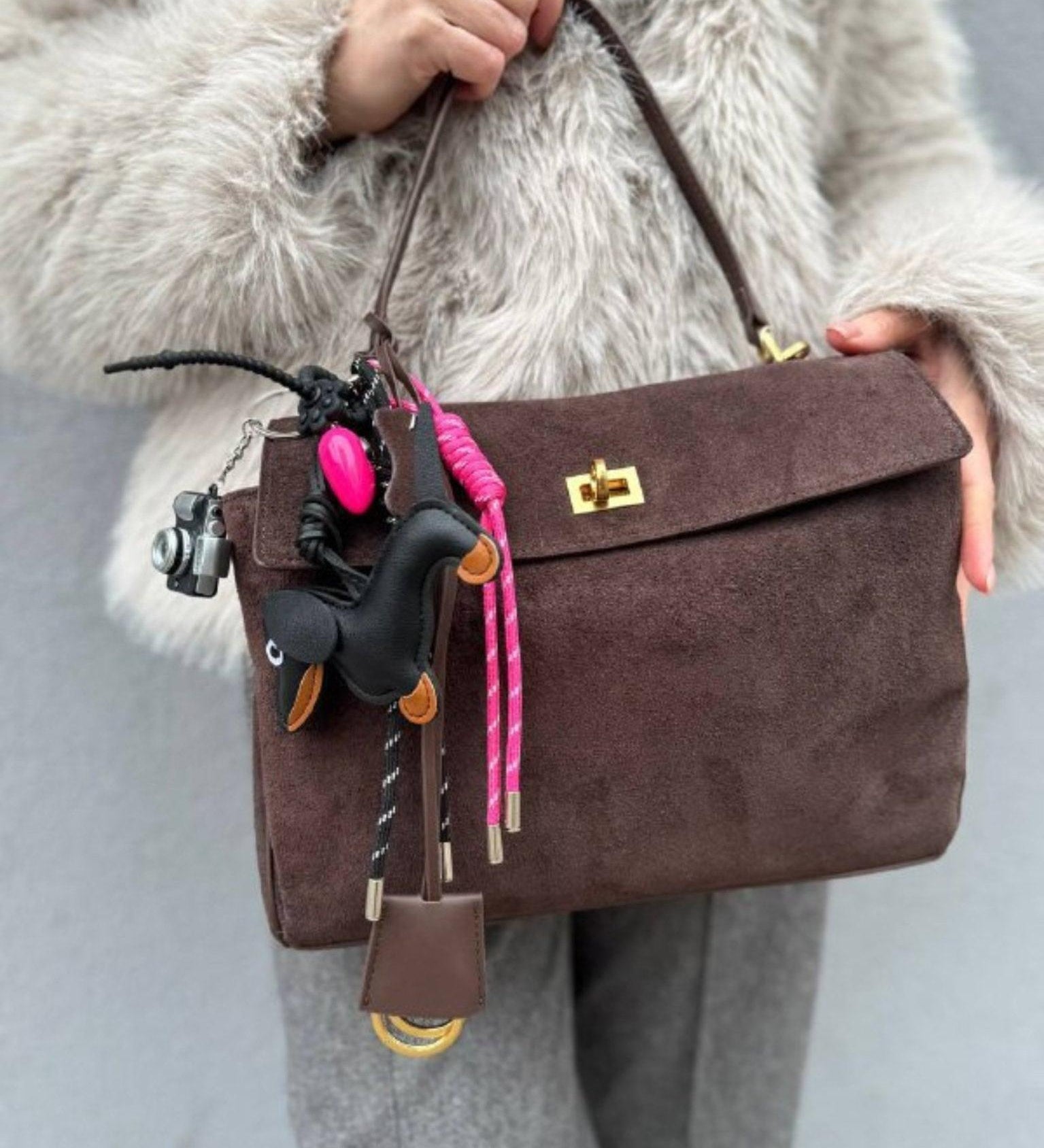 Havina Dachshund Leather BagCharm Keychain – Playful & Trendy Charm