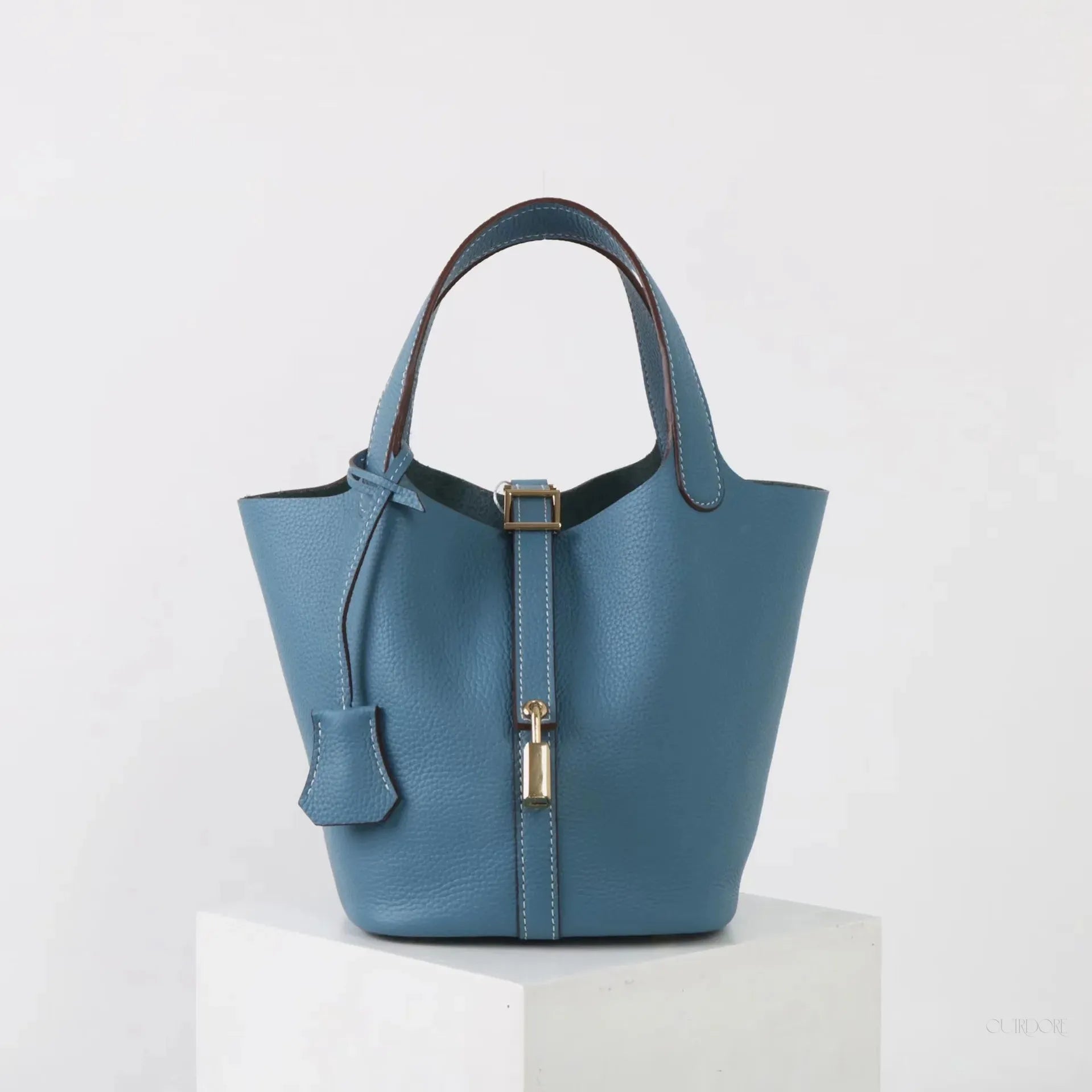 Minimalist Leather Bucket Handbag with Gold Padlock – Small Structured Tote