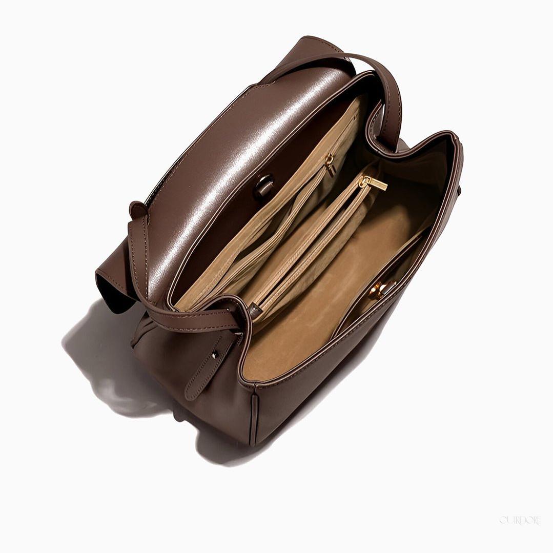Minimalist Leather Crossbody Bag – Elegant Everyday Shoulder Bag