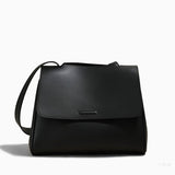 Minimalist Leather Crossbody Bag – Elegant Everyday Shoulder Bag
