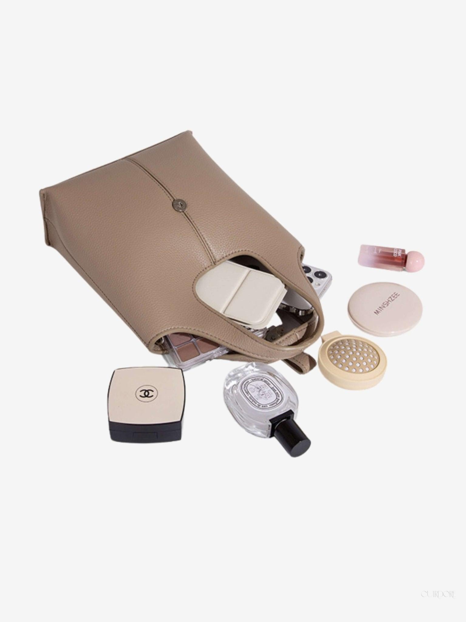 Minimalist Structured Crossbody Tote – Elegant Everyday Handbag