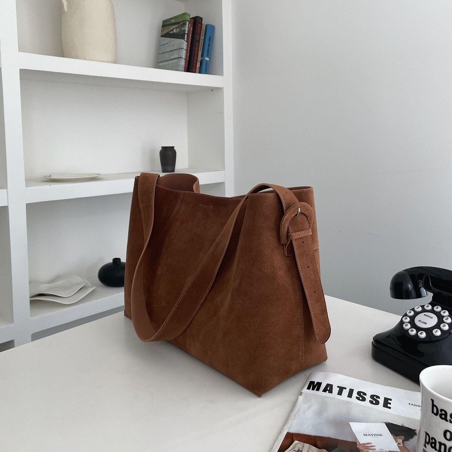Minimalist Suede Handbag — Minimalist elegance for everyday use