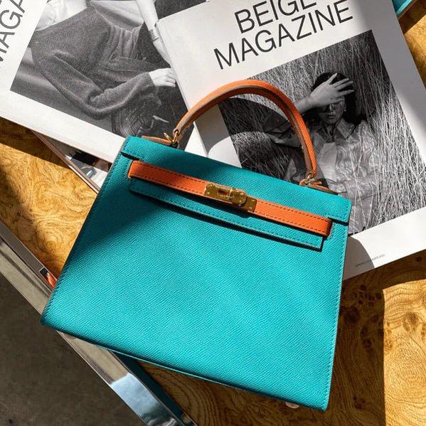 Structured Top Handle Handbag – Iconic Elegance & Timeless Design